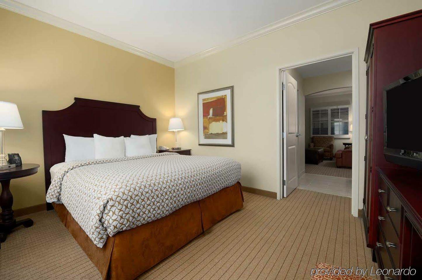 Embassy Suites By Hilton Tampa Brandon Exterior foto